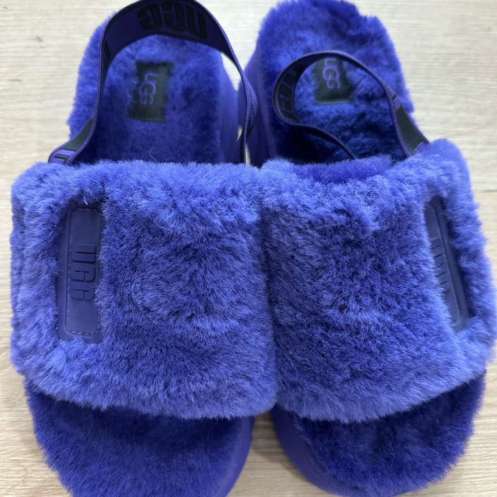 UGG Plush Royal purple Slides size 7. New whit outbox